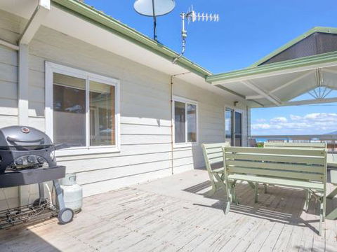 FRESHWATER Gerroa 4pm Check Out Sundays - Dalby Accommodation 0