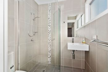 DOLPHIN VIEWS - Dalby Accommodation 1