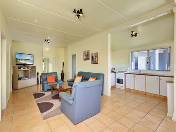 Victoria Parade 25 Stillwater - Dalby Accommodation 0