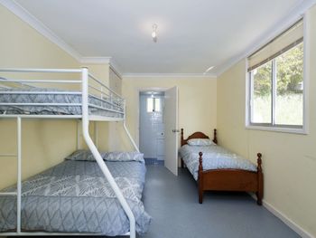 Victoria Parade 25 Stillwater - Dalby Accommodation 4