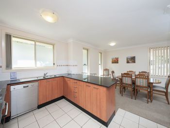 Lagoons Estate 6 Dowling Street - Dalby Accommodation 6