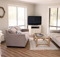 Charlottes Honor River  Golf Cottage - Dalby Accommodation