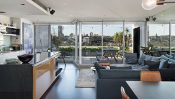 Elegant Elizabeth Bay H374 - Dalby Accommodation 0