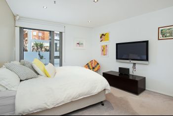 Elegant Elizabeth Bay H374 - Dalby Accommodation 5