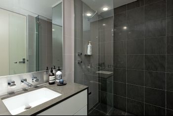 Elegant Elizabeth Bay H374 - Dalby Accommodation 1