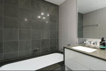 Elegant Elizabeth Bay H374 - Dalby Accommodation 6