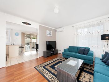 Seaclusion 2 2 Margaret Street - Dalby Accommodation 0