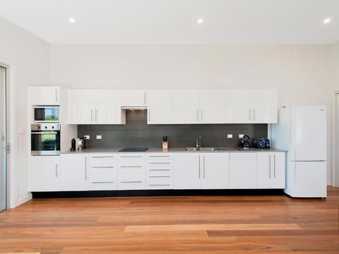 Ocean Views 41A Ocean Avenue - Dalby Accommodation 5