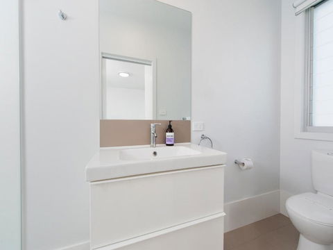 Ocean Views 41A Ocean Avenue - Dalby Accommodation 3