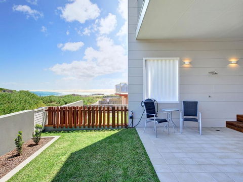 Ocean Views 41A Ocean Avenue - Dalby Accommodation 1