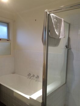 Australian Home Away Doncaster Elgar 2 - Dalby Accommodation 2