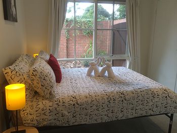 Australian Home Away Doncaster Elgar 2 - Dalby Accommodation 1
