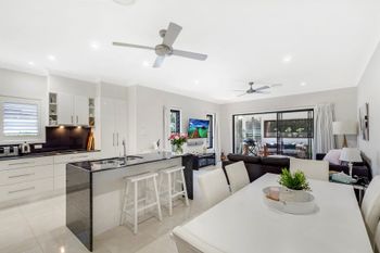 Paradise At The Point - Dalby Accommodation 3