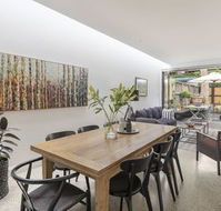 Stunning Executive Home in Glebe - Dalby Accommodation