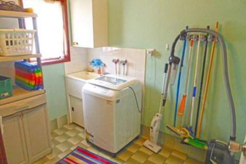 The Happy Shack At Callala Bay - Dalby Accommodation 7