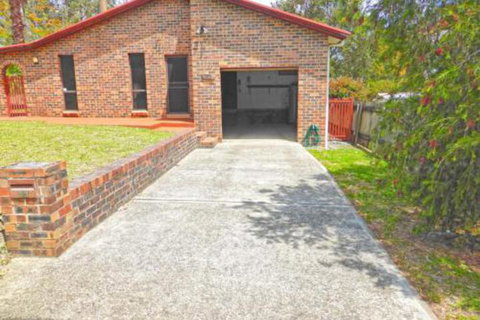 The Happy Shack At Callala Bay - Dalby Accommodation 2
