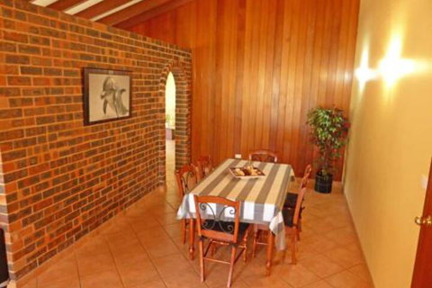 The Happy Shack At Callala Bay - Dalby Accommodation 6