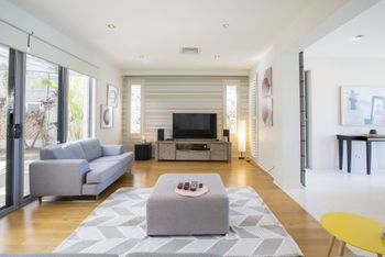 Gold Coast Luxury Waterfront House - Dalby Accommodation 2