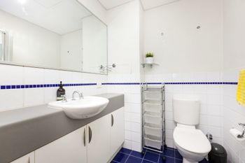 Stylish Inner City Apartment - Dalby Accommodation 2