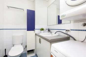 Stylish Inner City Apartment - Dalby Accommodation 5
