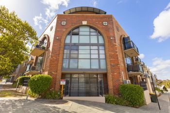 Stylish Inner City Apartment - Dalby Accommodation 1