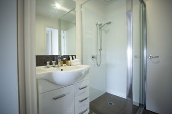 Watt Street 1 BR Apartment W Ocean Views - Dalby Accommodation 1