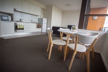 Watt Street 1 BR Apartment W Ocean Views - Dalby Accommodation 6