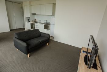 Watt Street 1 BR Apartment W Ocean Views - Dalby Accommodation 5