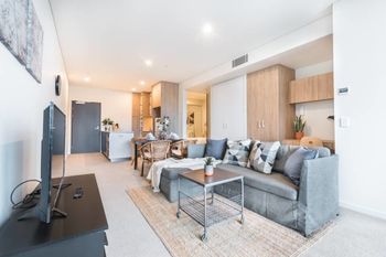 Executive Two Bedroom City Apartment With Views - Dalby Accommodation 6