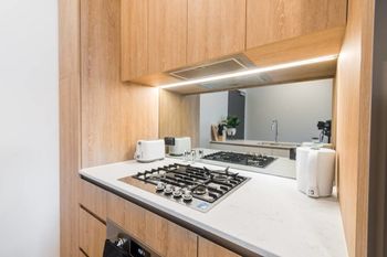 Executive Two Bedroom City Apartment With Views - Dalby Accommodation 1