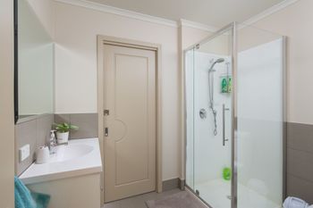 The Executive B & B - Dalby Accommodation 6