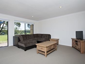 Villa 127 Horizons Golf Resort - Dalby Accommodation 6