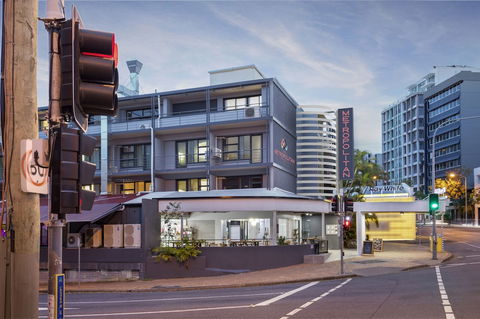 The Metropolitan Spring Hill - Dalby Accommodation 1