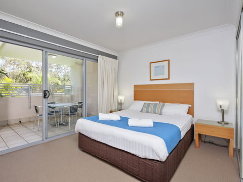Shoal Bay Beachclub Apartments - Dalby Accommodation 6