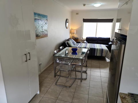 Acaill Accommodation Esplanade Living Self Check-In Self Check-Out - Dalby Accommodation 3