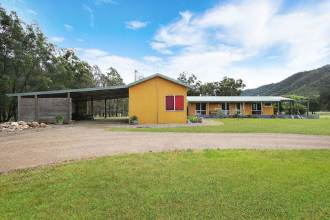 Feathertop Views And Dorm - Dalby Accommodation 1