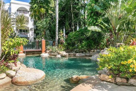 Poolside Apt In Alamanda Beachfront Resort 41 - Dalby Accommodation 3