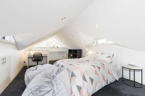 Coogee Luxury Home With Salt Water Pool & Parking - Dalby Accommodation 5