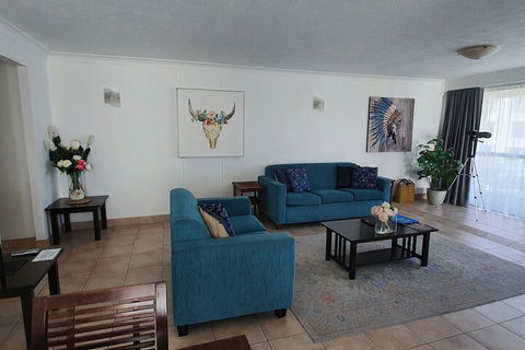 Surfers Chalet - Dalby Accommodation 5
