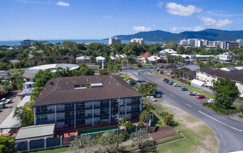 Cairns Holiday Lodge - Dalby Accommodation 0