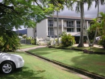 Cairns Holiday Lodge - Dalby Accommodation 3