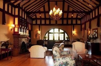 Petersons Armidale Winery & Guesthouse - Dalby Accommodation 4