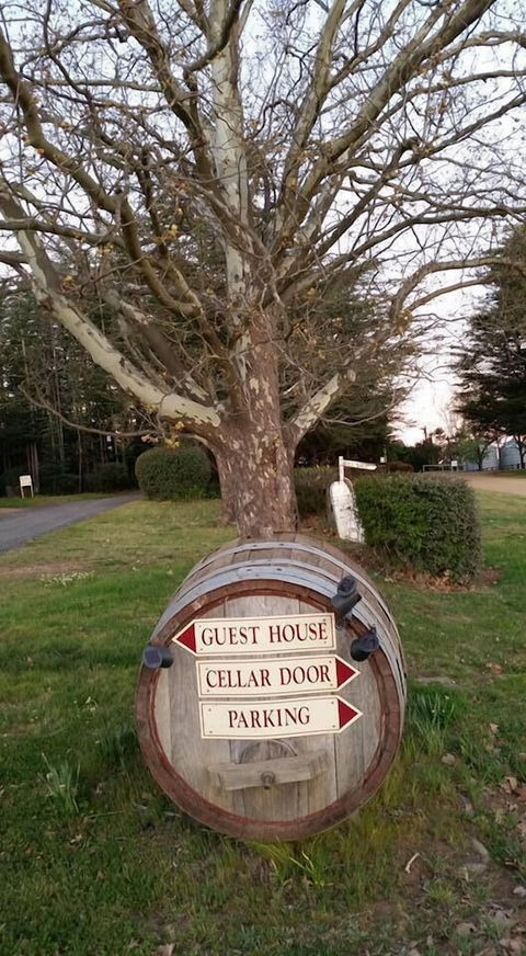 Petersons Armidale Winery & Guesthouse - Dalby Accommodation 1