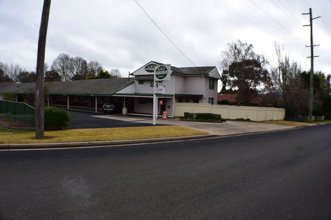 Acacia Motor Inn Armidale - Dalby Accommodation 1