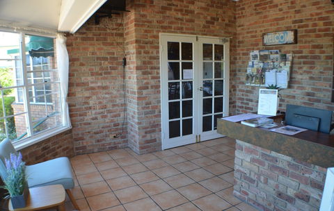 Deer Park Motor Inn - Dalby Accommodation 3