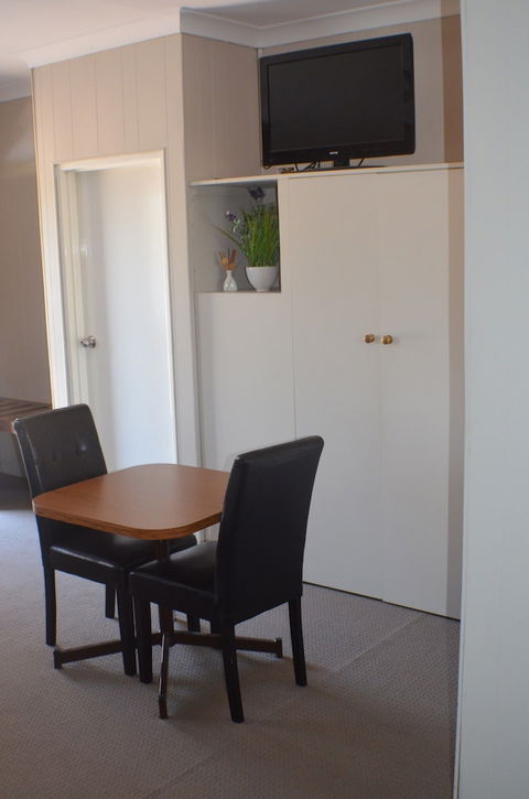 Deer Park Motor Inn - Dalby Accommodation 4