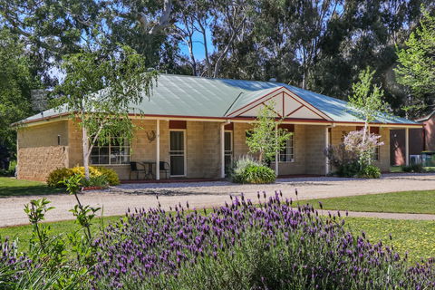 All Seasons Mansfield - Dalby Accommodation 6