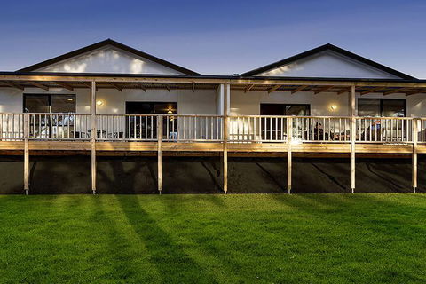 A1 Motels Port Fairy Motel And Apartments - Dalby Accommodation 2