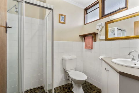 A1 Motels Port Fairy Motel And Apartments - Dalby Accommodation 6