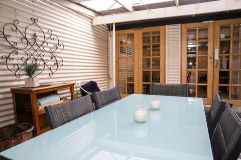 Wishing Well Cottage - Dalby Accommodation 7